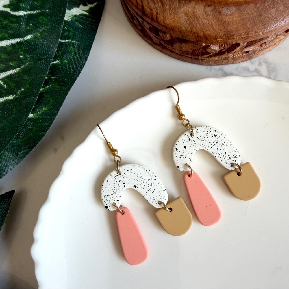 3/$22🩶 Black White Speckle Pink Tan Shape Acrylic Earrings PREOWNED Boho Jewelry